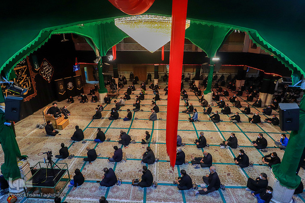 مراسم عزاداری شب اربعین حسینی با حضور مردم در حسینیه اعظم زنجان