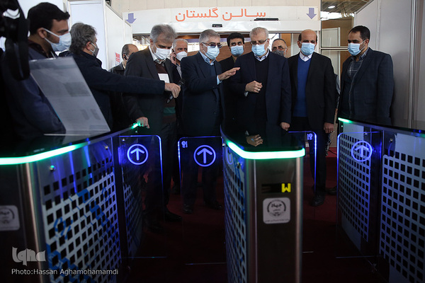 بازدید جواد اوجی، وزیر نفت از نمایشگاه توانمندی‌ها و دستاوردهای جهاددانشگاهی