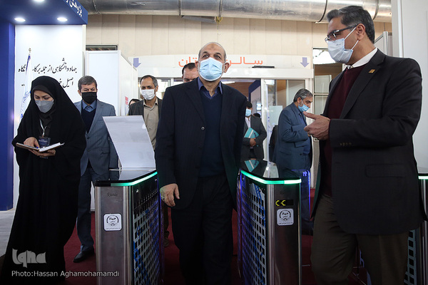 بازدید احمد وحیدی، وزیر کشور از نمایشگاه توانمندی‌ها و دستاوردهای جهاددانشگاهی