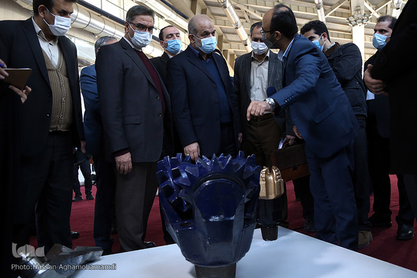 بازدید احمد وحیدی، وزیر کشور از نمایشگاه توانمندی‌ها و دستاوردهای جهاددانشگاهی