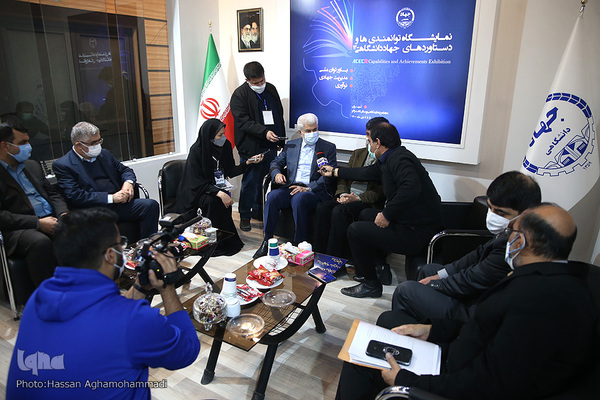 دومین روز نمایشگاه توانمندی‌ها و دستاوردهای جهاددانشگاهی