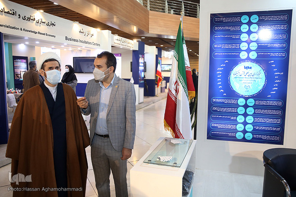 غرفه ایکنا در نمایشگاه دستاوردها و توانمندی‌های جهاددانشگاهی