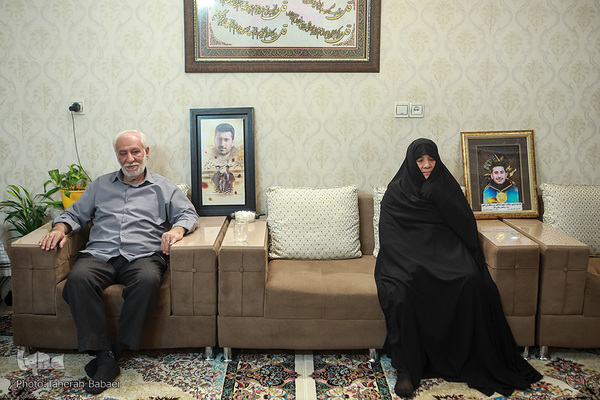 دیدار جامعه قرآنی با خانواده شهید وحید زمانی‌نیا