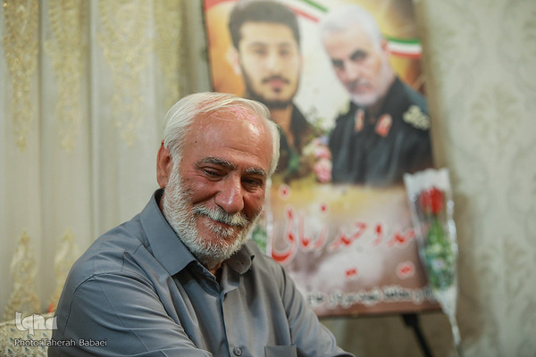 دیدار جامعه قرآنی با خانواده شهید وحید زمانی‌نیا