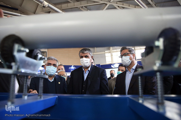 بازدید محمد اسلامی، رییس سازمان انرژی اتمی از نمایشگاه توانمندی‌ها و دستاوردهای جهاددانشگاهی