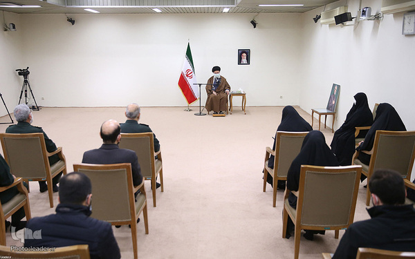 دیدار خانواده و اعضای ستاد بزرگداشت شهید حاج قاسم سلیمانی با رهبر انقلاب