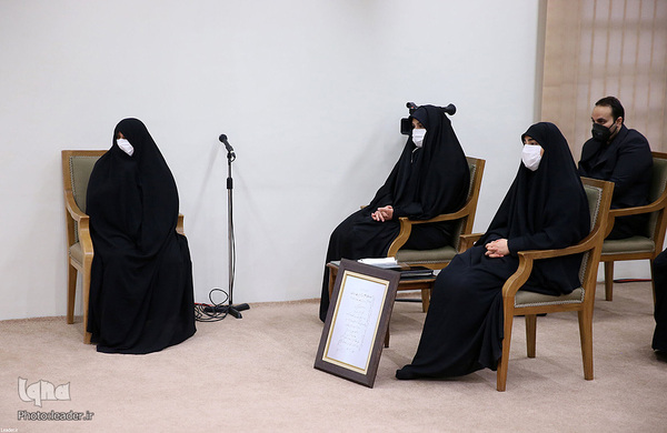 دیدار خانواده و اعضای ستاد بزرگداشت شهید حاج قاسم سلیمانی با رهبر انقلاب