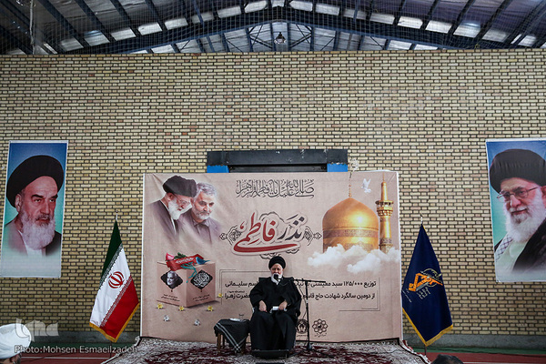 توزیع کمک های مومنانه به نیابت از شهید حاج قاسم سلیمانی میان خانواده های بی بضاعت خراسان رضوی