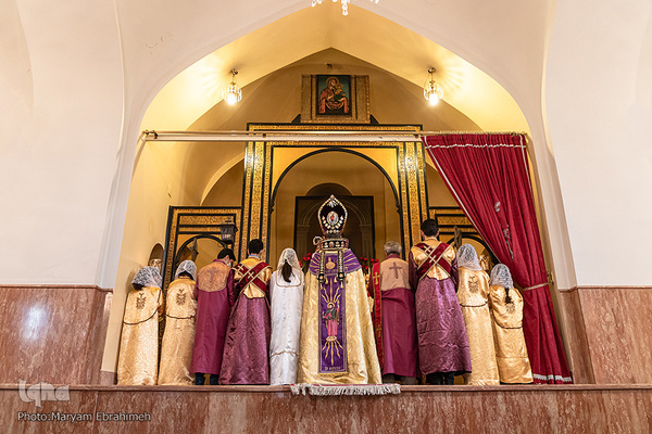 مراسم غسل تعمید و جشن سال نو مسیحی ارامنه در کلیسای مریم مقدس تبریز