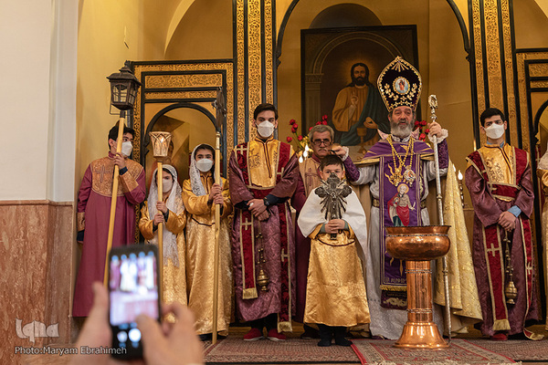 مراسم غسل تعمید و جشن سال نو مسیحی ارامنه در کلیسای مریم مقدس تبریز