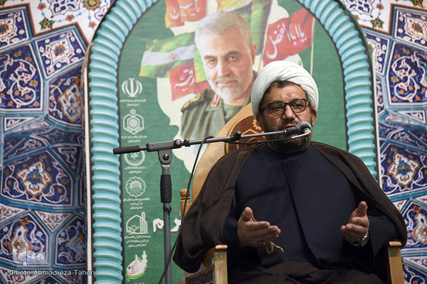 محفل انس با قرآن کریم در امامزاده سیدمحمد(ع) خمینی‌شهر