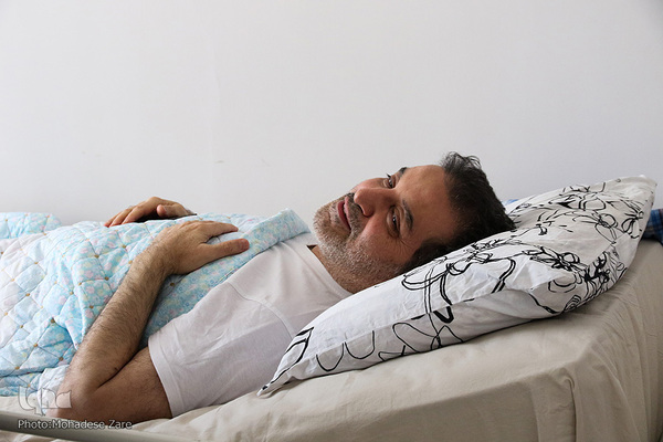 عیادت جمعی از فعالان قرآنی و فرهنگی مشهد از استاد هاشم روغنی، پیشکسوت قرآنی