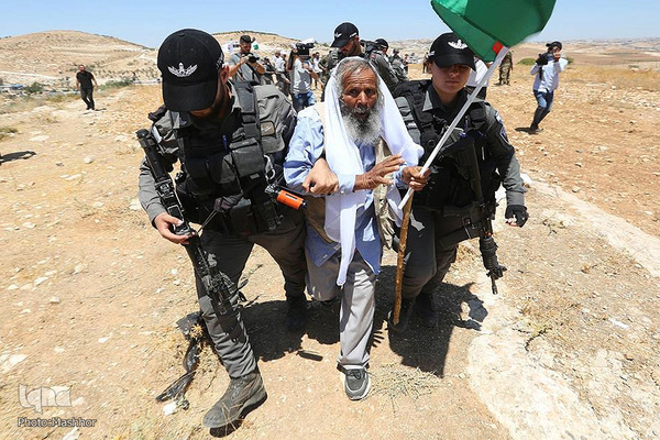 مقاومت مردم الخلیل در مقابل اشغالگران صهیونیست