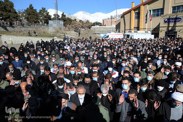 مراسم تشییع و تدفین دو شهید گمنام دفاع مقدس در وزارت ورزش و جوانان