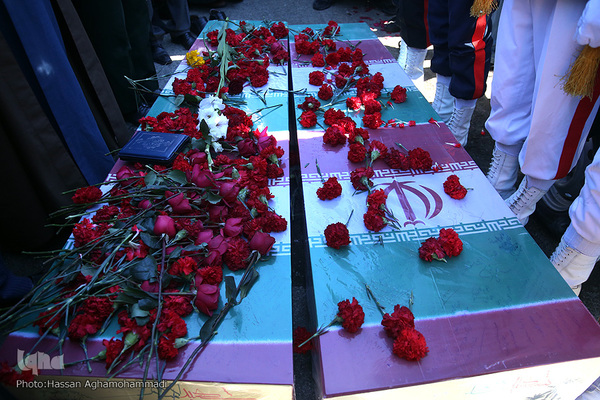 مراسم تشییع و تدفین دو شهید گمنام دفاع مقدس در وزارت ورزش و جوانان