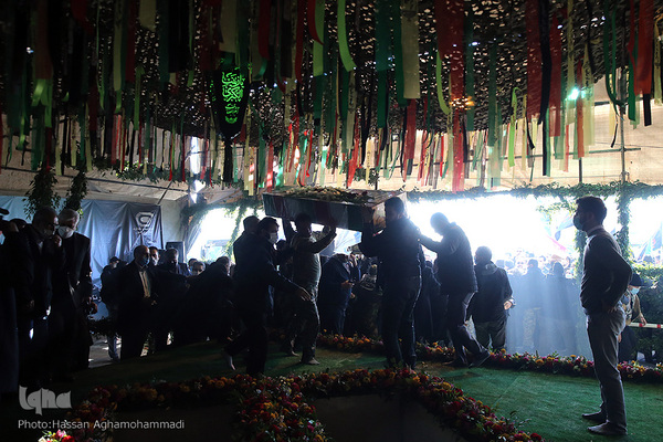 مراسم تشییع و تدفین دو شهید گمنام دفاع مقدس در وزارت ورزش و جوانان