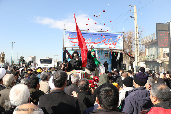 تشییع پیکر ۲ شهید گمنام در کرج