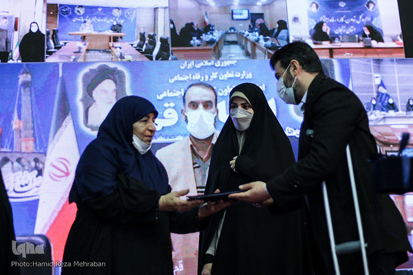 تکریم مقام زن در وزارتخانه تعاون