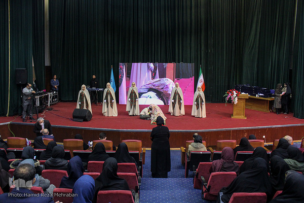 تکریم مقام زن در وزارتخانه تعاون