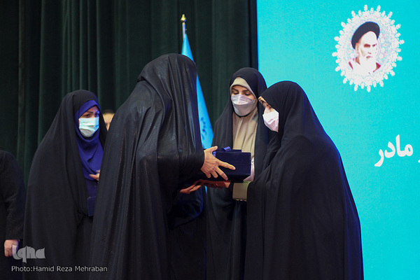 تکریم مقام زن در وزارتخانه تعاون