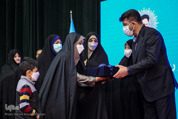 تکریم مقام زن در وزارتخانه تعاون