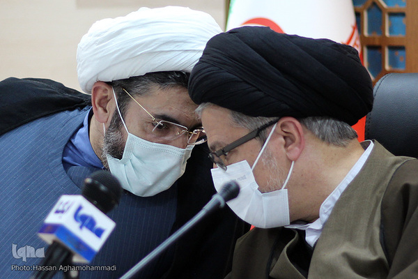 حجت‌الاسلام والمسلمین سعیدرضا عاملی، دبیر شورای عالی انقلاب فرهنگی و حجت‌الاسلام والمسلمین مصطفی رستمی، رئیس نهاد نمایندگی مقام معظم رهبری در دانشگاه‌ها