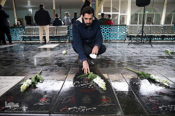 حضور کاروان قرآنی انقلاب در گلزار شهدای امامزاده سید علی اصغر(ع) 