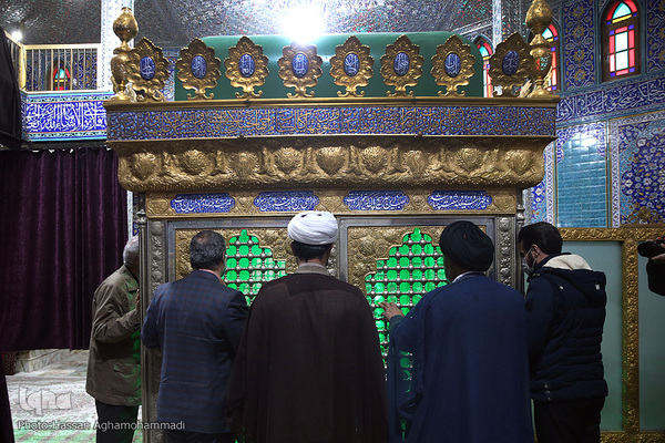 زیارت مضجع شریف امامزاده سید علی اصغر(ع) ساوه توسط اعضای کاروان قرآنی انقلاب