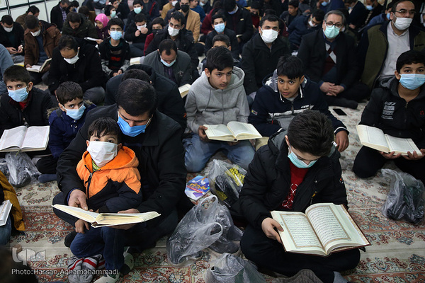 محفل انس با قران کاروان قرآنی انقلاب در امامزاده سید اسحاق(ع) ساوه