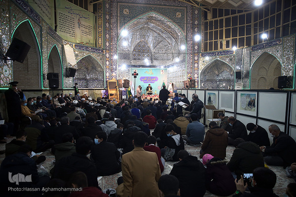 محفل انس با قران کاروان قرآنی انقلاب در امامزاده سید اسحاق(ع) ساوه
