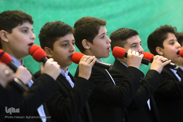 مراسم بزرگداشت چهل‌وسومین سالگرد ورود امام خمینی(ره) به میهن اسلامی در حرم مطهر  بنیانگذار جمهوری اسلامی