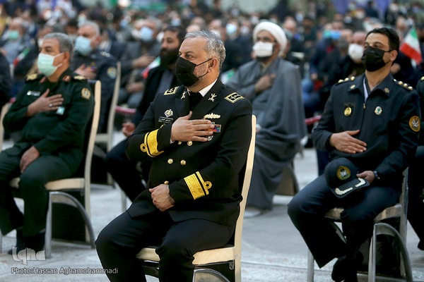 مراسم بزرگداشت چهل‌وسومین سالگرد ورود امام خمینی(ره) به میهن اسلامی در حرم مطهر  بنیانگذار جمهوری اسلامی