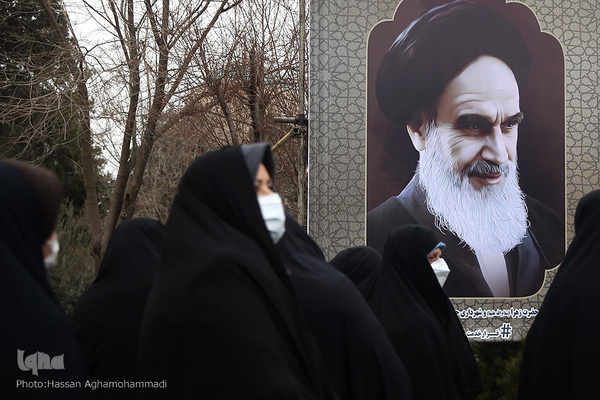 مراسم گلباران جایگاه جلوس بنیانگذار کبیر انقلاب اسلامی، امام خمینی(ره) در بهشت زهرا(س)