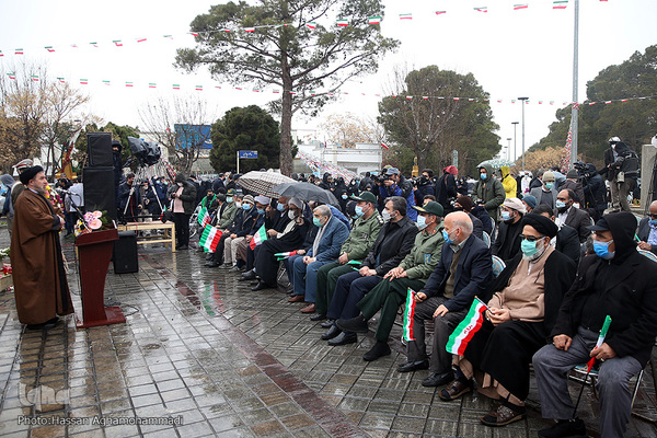 مراسم گلباران جایگاه جلوس بنیانگذار کبیر انقلاب اسلامی، امام خمینی(ره) در بهشت زهرا(س)