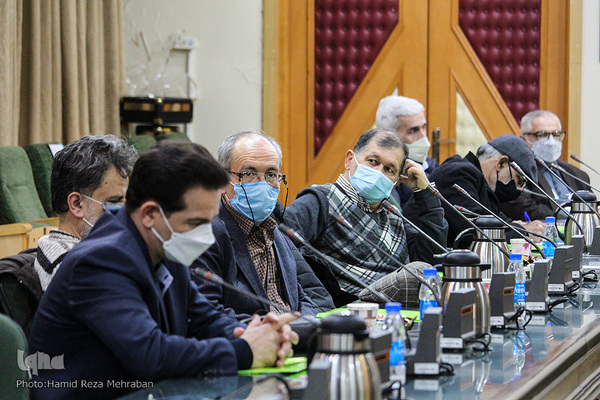 نشست «هنر و اندیشه در ادبیات انقلاب اسلامی»