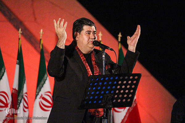 نورافشانی و ویدیو مپینگ برج آزادی در شب ۲۲ بهمن