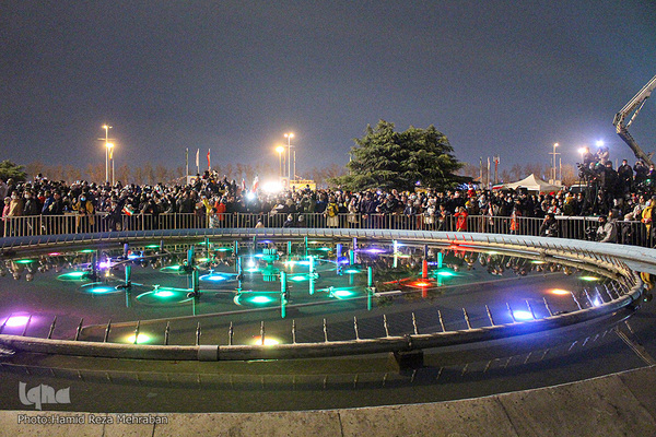 نورافشانی و ویدیو مپینگ برج آزادی در شب ۲۲ بهمن