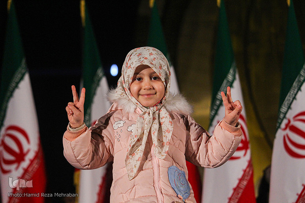 نورافشانی و ویدیو مپینگ برج آزادی در شب ۲۲ بهمن