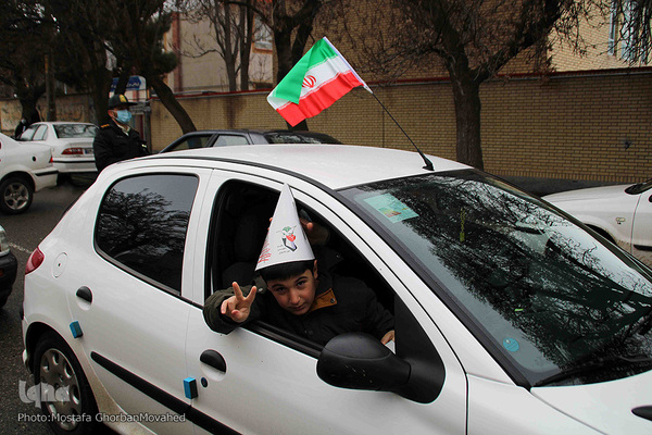 رژه خودرویی و موتوری در گرامیداشت یوم الله 22 بهمن در اهر
