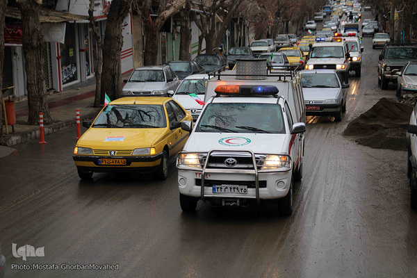 رژه خودرویی و موتوری در گرامیداشت یوم الله 22 بهمن در اهر