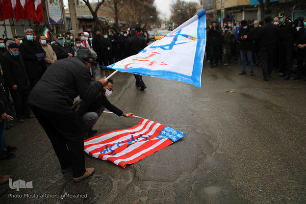 رژه خودرویی و موتوری در گرامیداشت یوم الله 22 بهمن در اهر