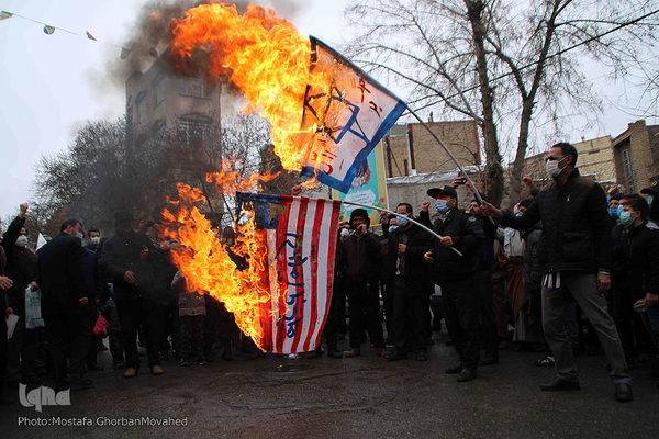 رژه خودرویی و موتوری در گرامیداشت یوم الله 22 بهمن در اهر