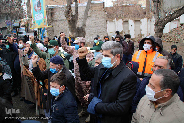 رژه خودرویی و موتوری در گرامیداشت یوم الله 22 بهمن در اهر