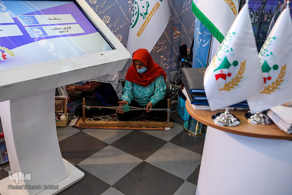 نمایشگاه دستاوردهای شش‌ماهه وزارت مردم