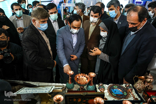 نمایشگاه دستاوردهای شش‌ماهه وزارت مردم