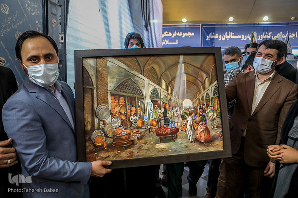 حجت‌الله عبدالملکی و علی بهادری جهرمی سخنگوی دولت جمهوری اسلامی در نمایشگاه دستاوردهای شش‌ماهه وزارت مردم