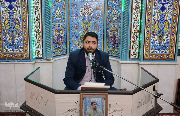 کرسی تلاوت قرآن در تبریز‎