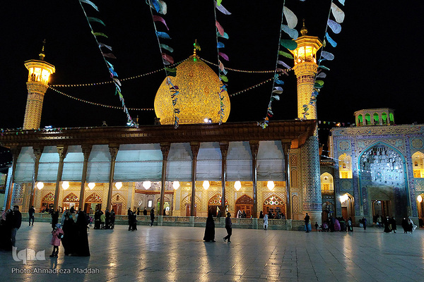 کرسی تلاوت قرآن در حرم شاهچراغ(ع)‎‎ به مناسبت عید مبعث‎‎