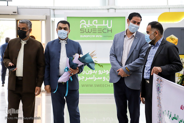 مراسم استقبال از مریم سبزه‌زاری، نفر نخست رشته قرائت تحقیق هفتمین دوره مسابقات دانش‌آموزان جهان اسلام در فرودگاه بین‌المللی شهید سپهبد قاسم سلیمانی اهواز