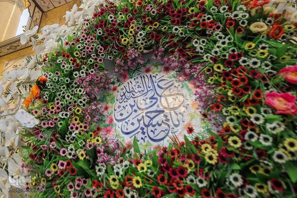 گل آرایی حرم نورانی امیرالمومنین حضرت علی(ع) در اعیاد شعبانیه